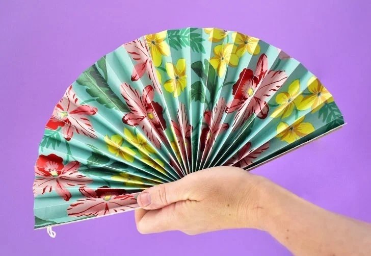 How to Make a Hand Fan with Paper