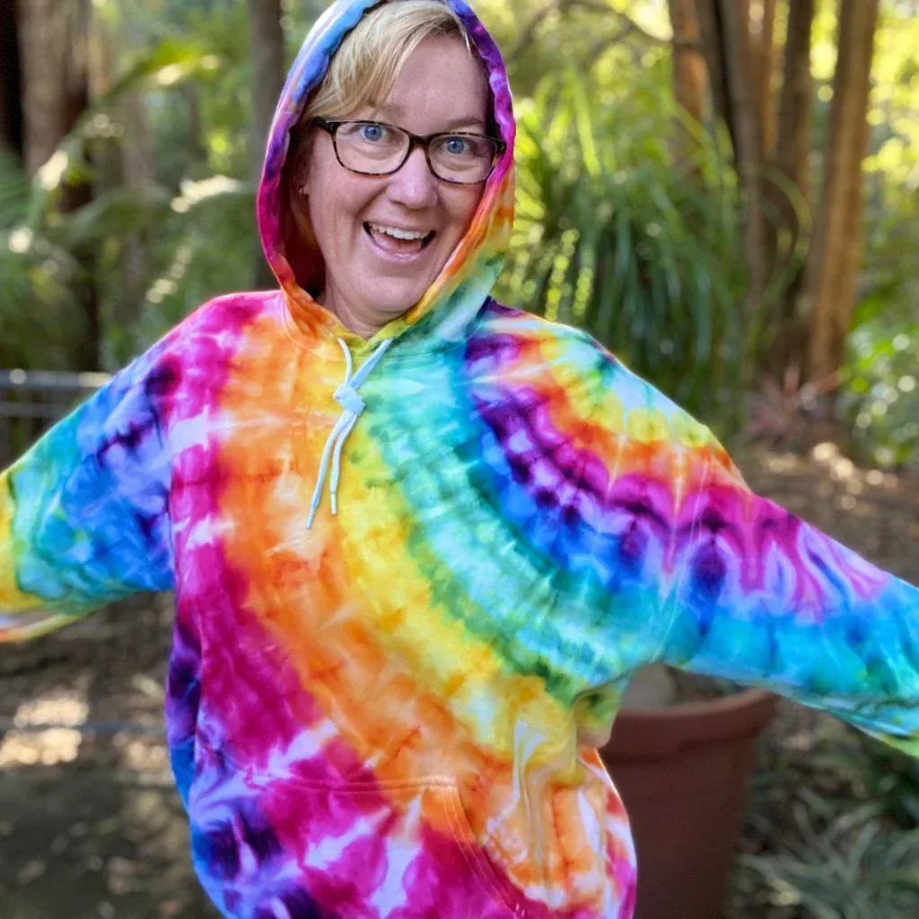 How to Tie Dye a Hoodie