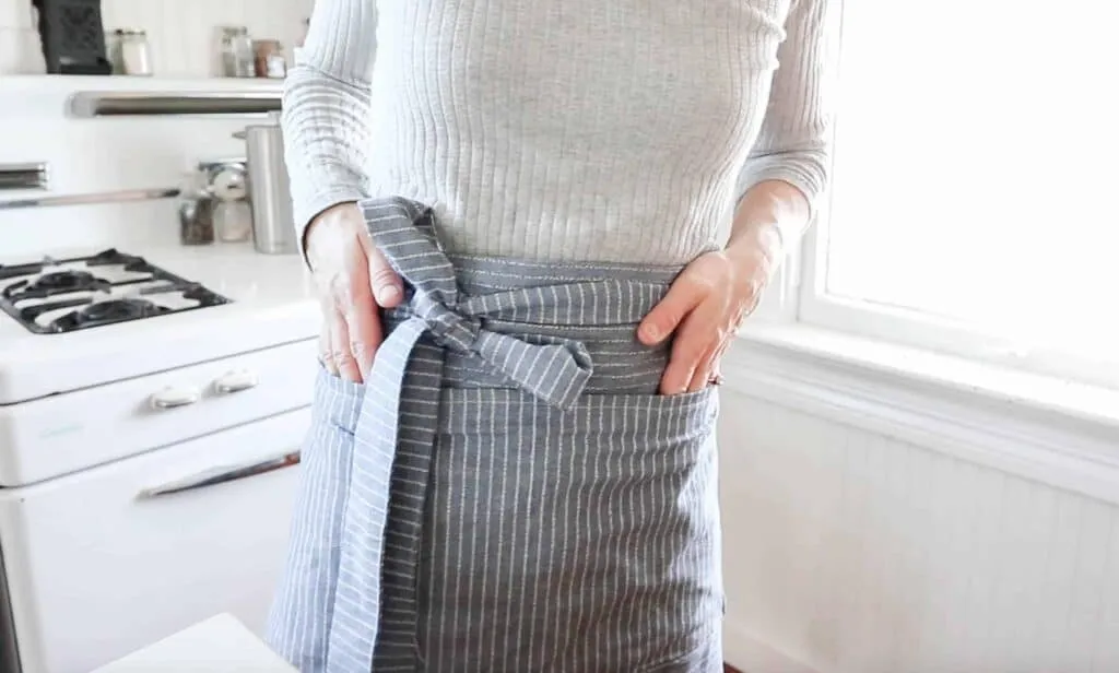 How to Tie a Half Apron