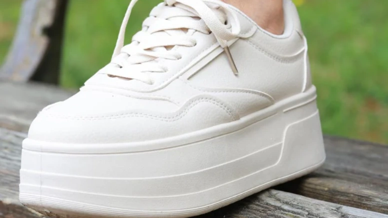 How to Lace Sneakers-3